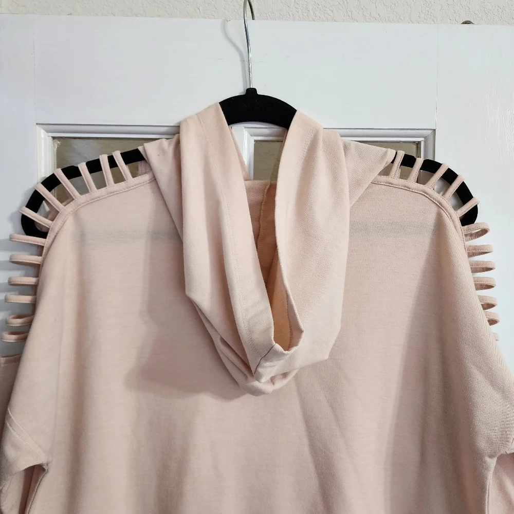 Forever 21 Peachy Pink Cropped Hoodie Ladder Cutout Shoulders Small